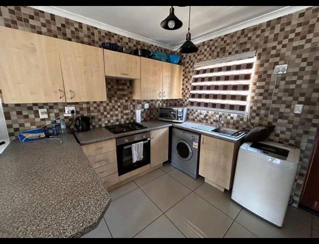 2 BEDROOM TOWNHOUSE FOR SALE IN GREENSTONE HILL
